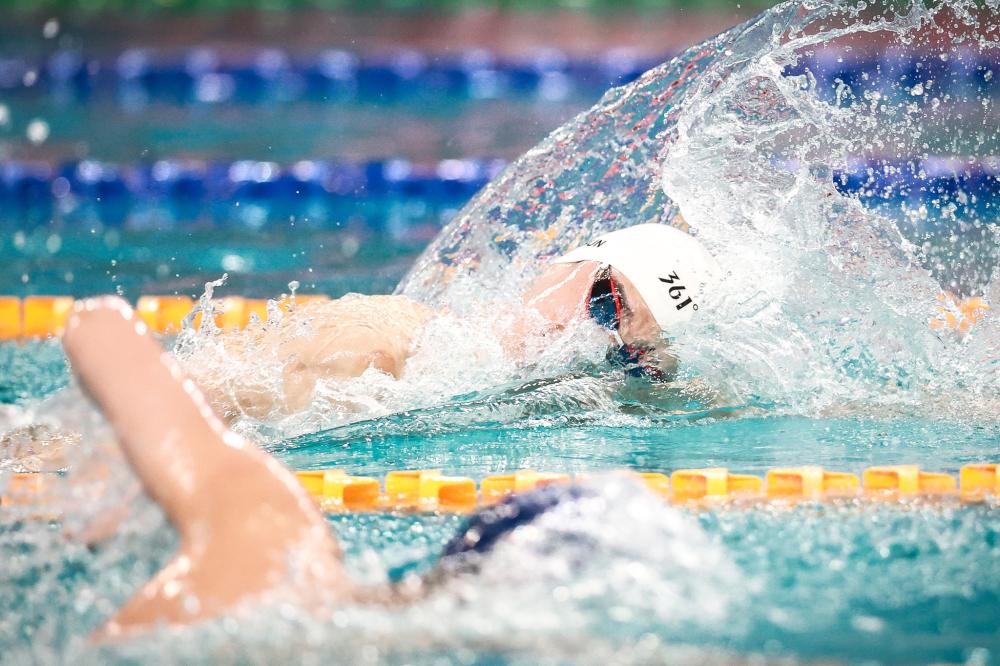 脚踝再次被晃没了